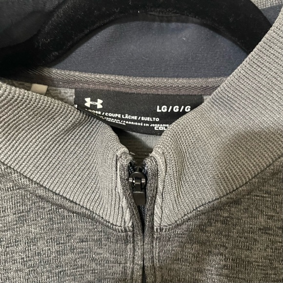 Men’s Under Armour top - Picture 3 of 5